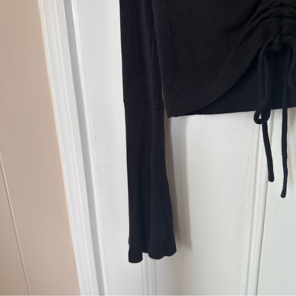 Jack by BB Dakota Leia Black Flounce Sleeve Crop Top - Picture 10 of 15